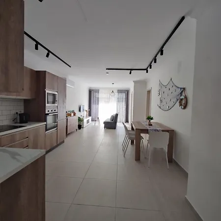 Marsaxlokk 2Br Apartment - Quiet Coastal Escape Apartman