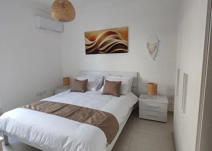 2br - Quiet Coastal Escape