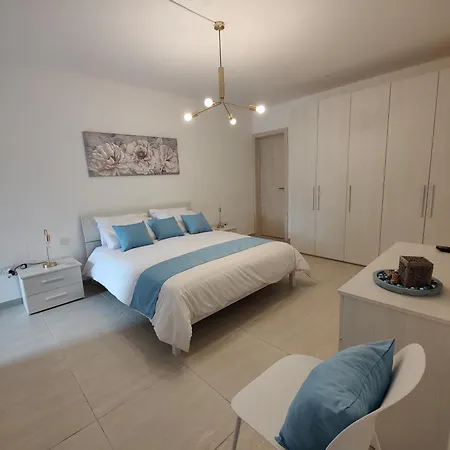 Apartment Modern In